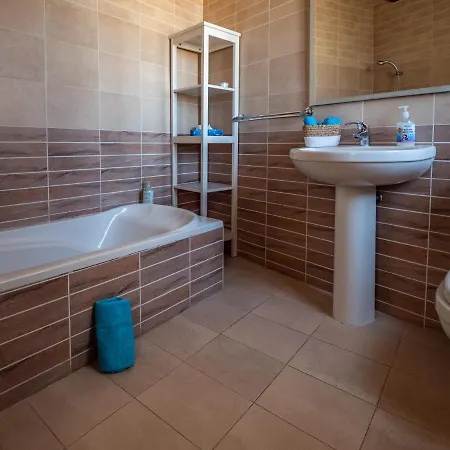 Affittacamere 250 Yo Tal-bambinu *