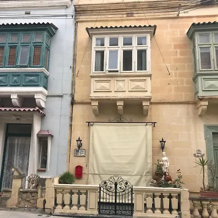 250 Yo Tal-bambinu Guest house